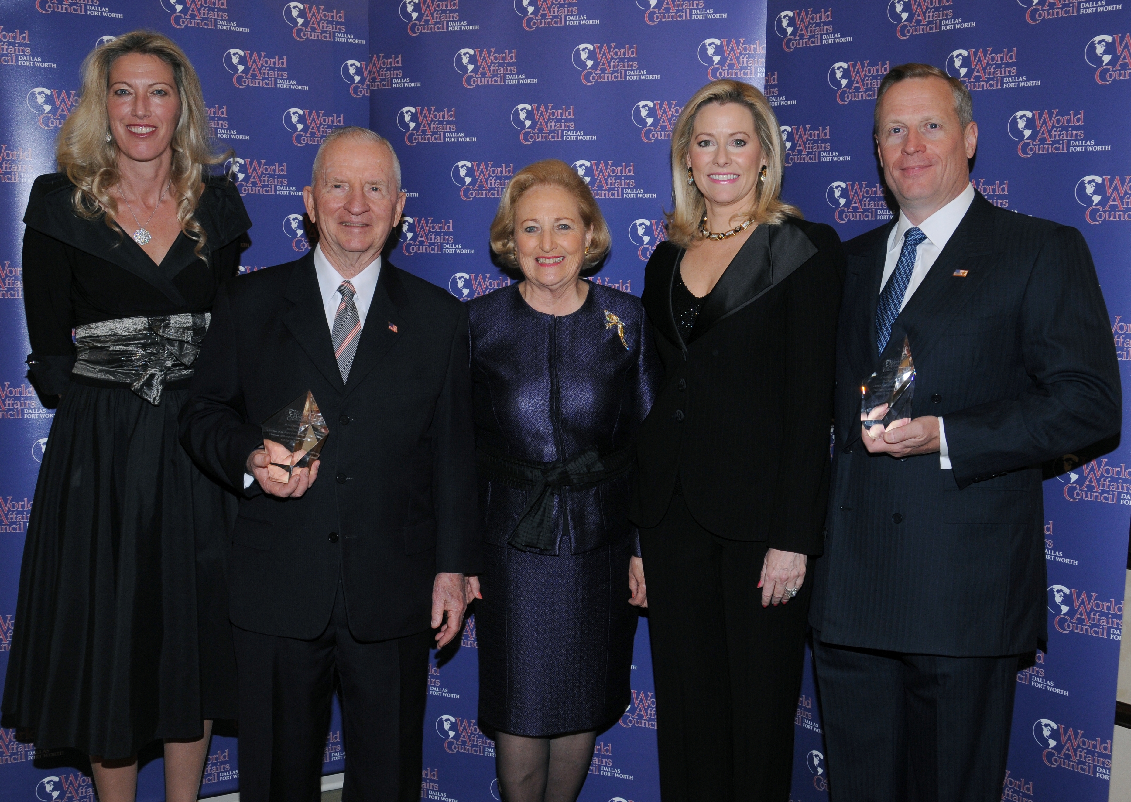 award winners Ross Perot and Ross Perot, Jr. with family
