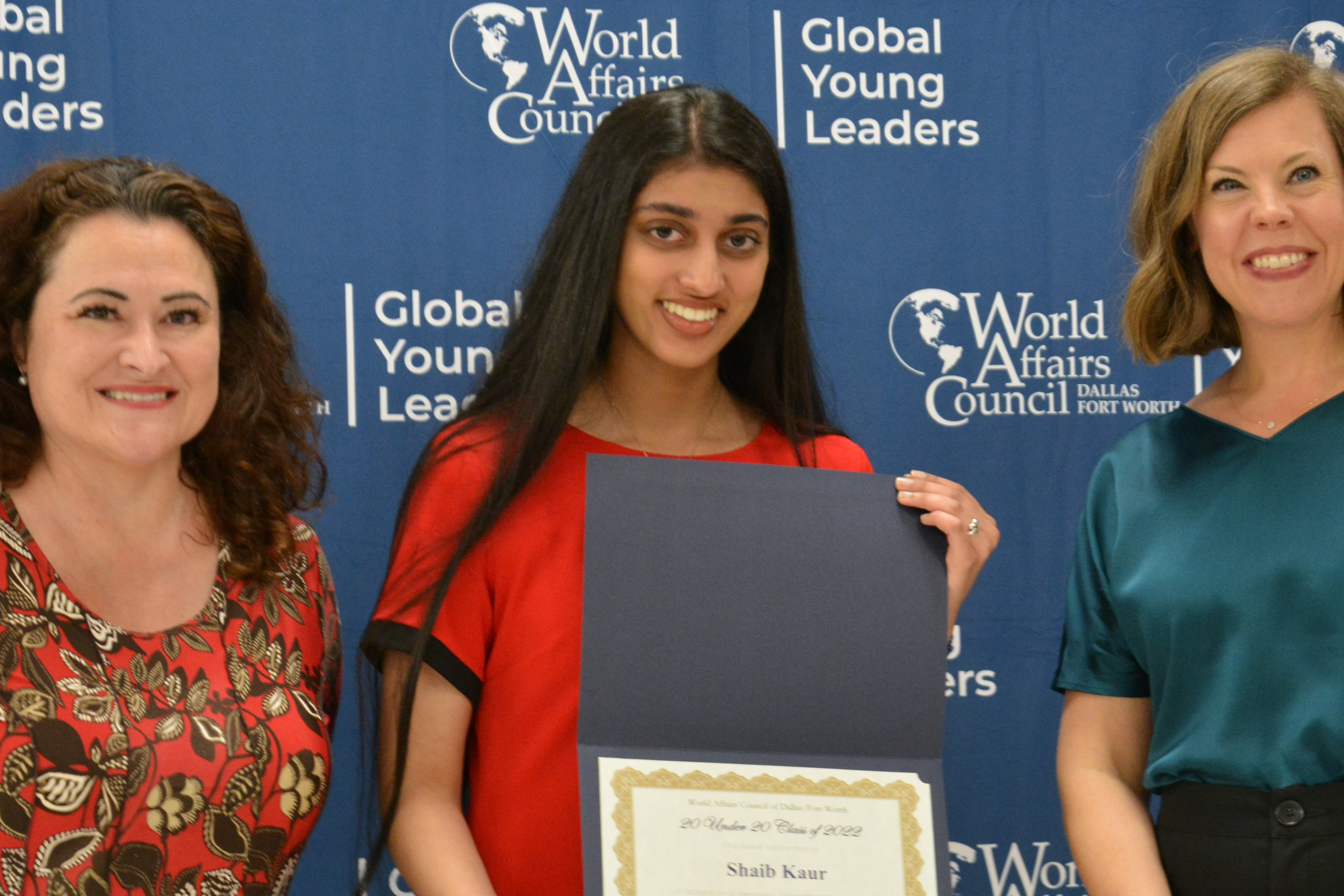 Sahib Kaur receiving her award as a 20 under 20 students